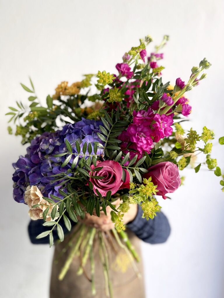 ramo hortensia alelies y rosas